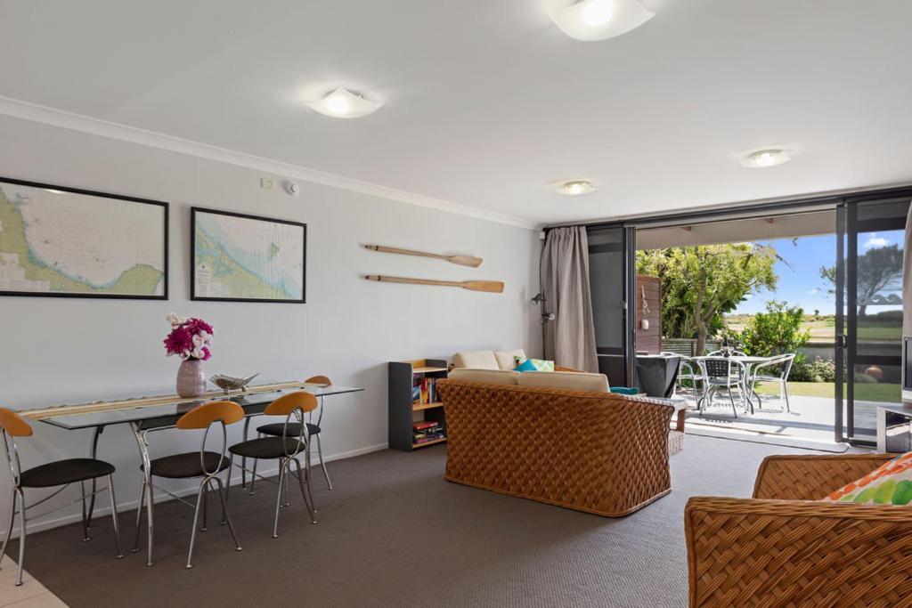 The Sandcastle - Papamoa Holiday Apartment Екстер'єр фото