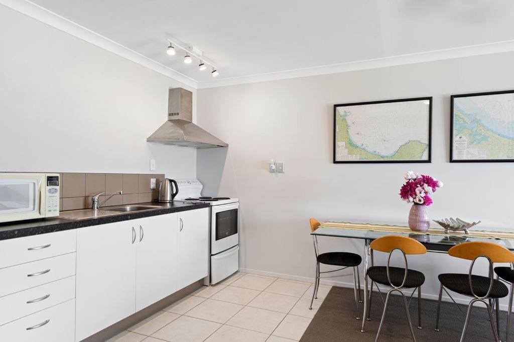 The Sandcastle - Papamoa Holiday Apartment Екстер'єр фото